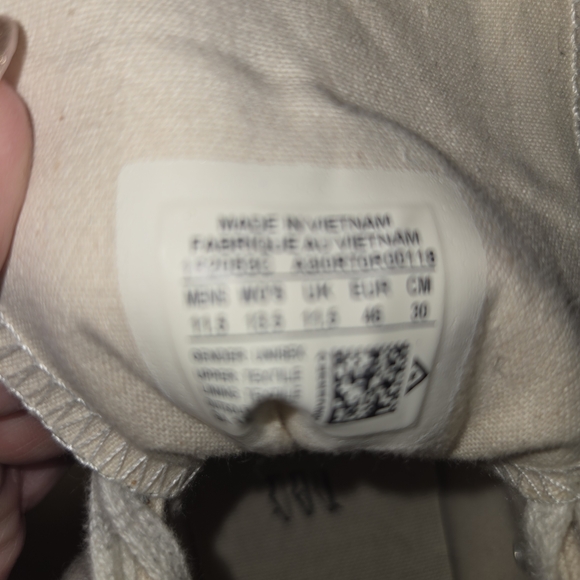 Converse High-Top Sneakers - Picture 6 of 7